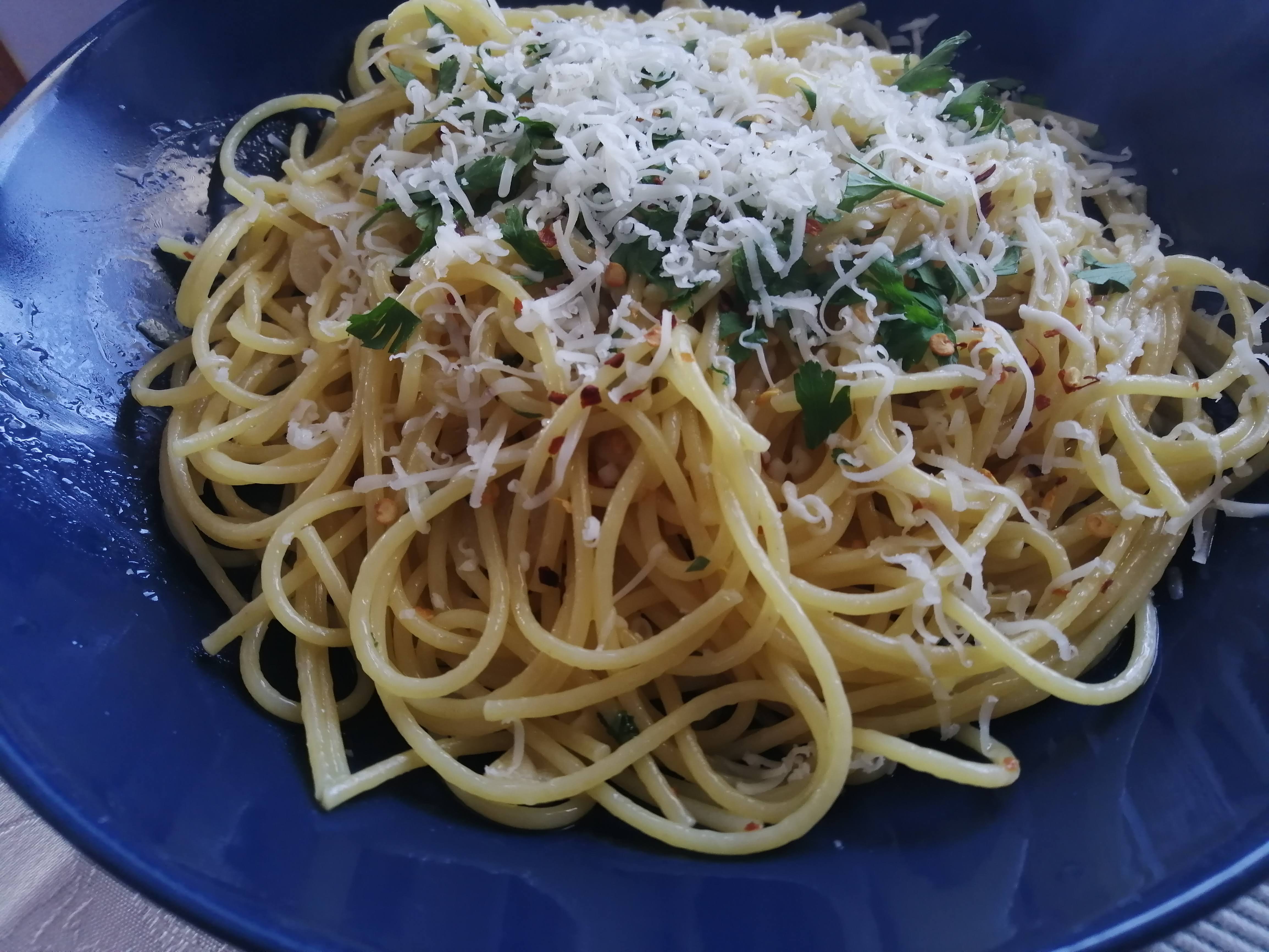 Recept na špagety aglio e olio (cesnak a olej)