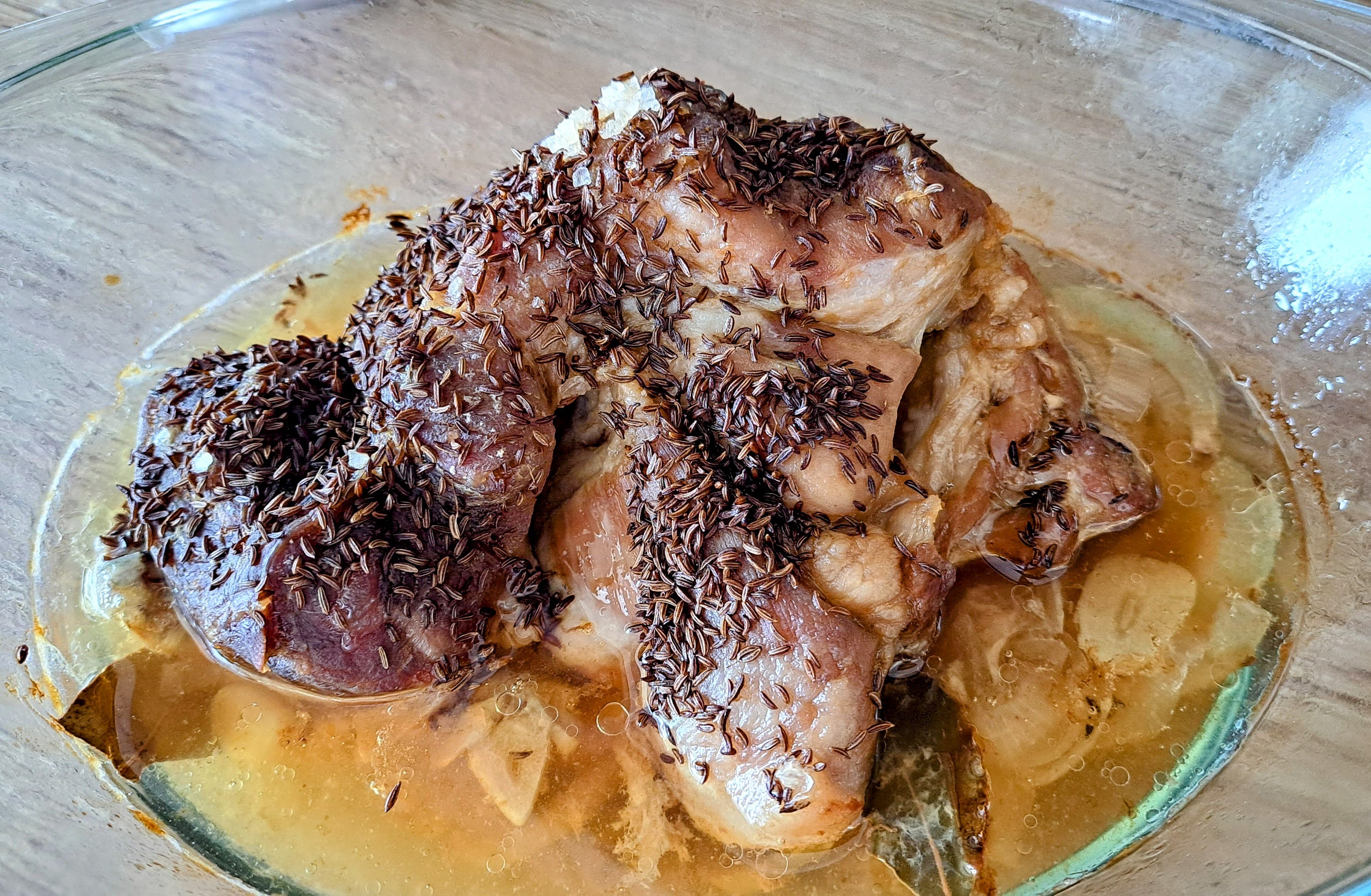 Po dvoch hodinách zapekaciu misu otvoríme a dopekáme ďalších 30 minút na 160°C